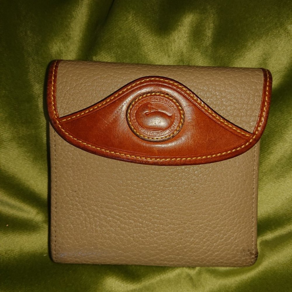 Dooney & Bourke Large Credit Card Trifold Wallet  - taupe and tan